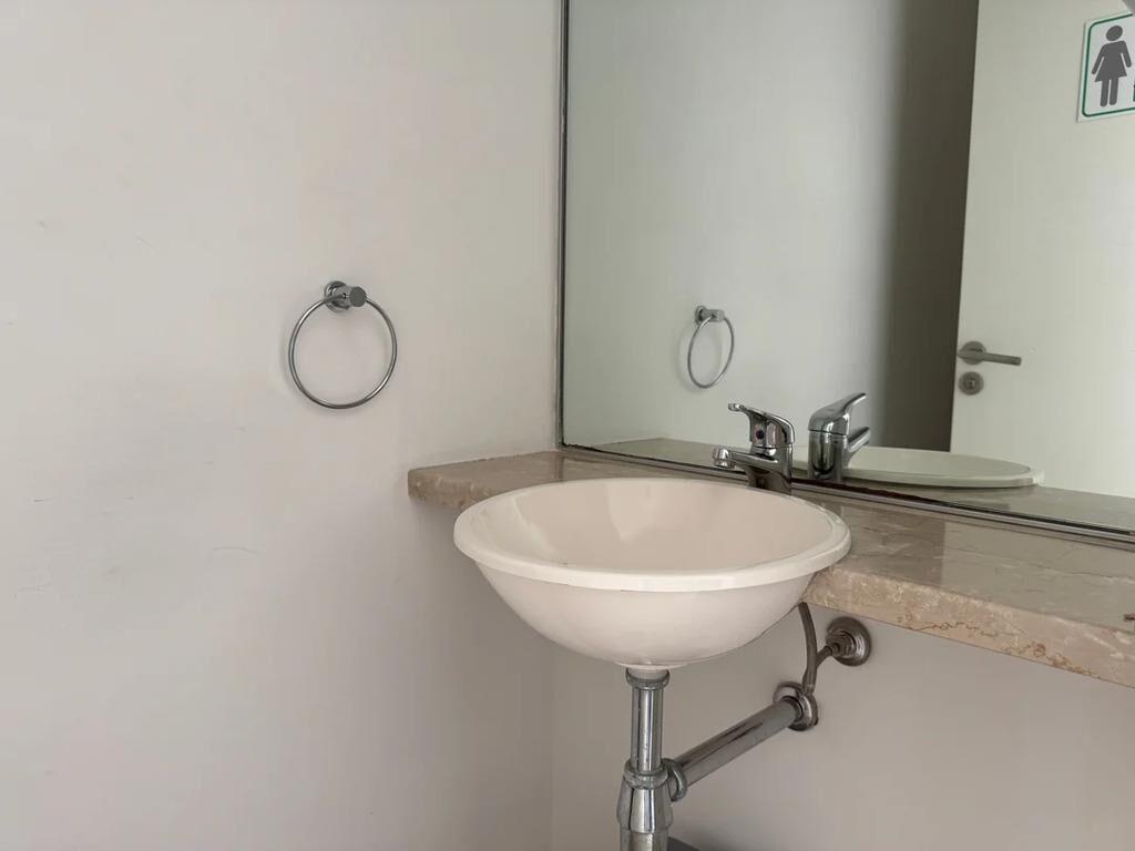 Venta con renta de Oficinas, piso 10 en Marigot Office