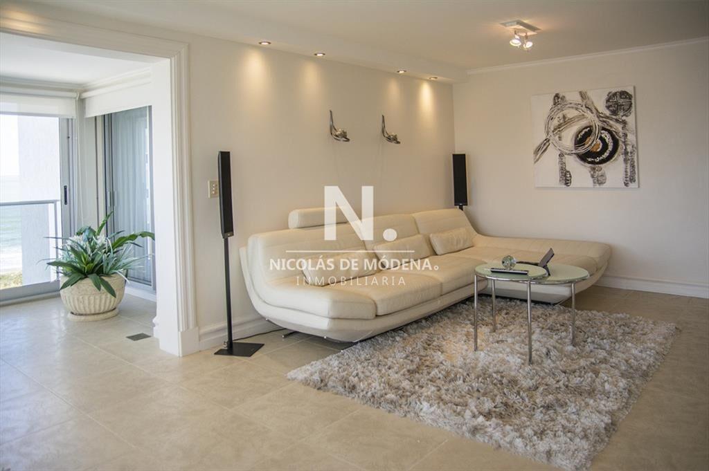 Espectacular apartamento con vistas de primera 3