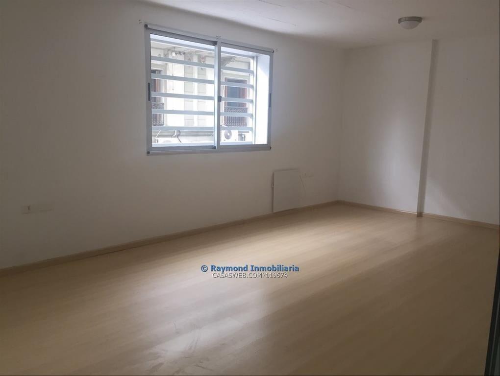 Oficina de 55m2 con garaje en Ciudad Vieja