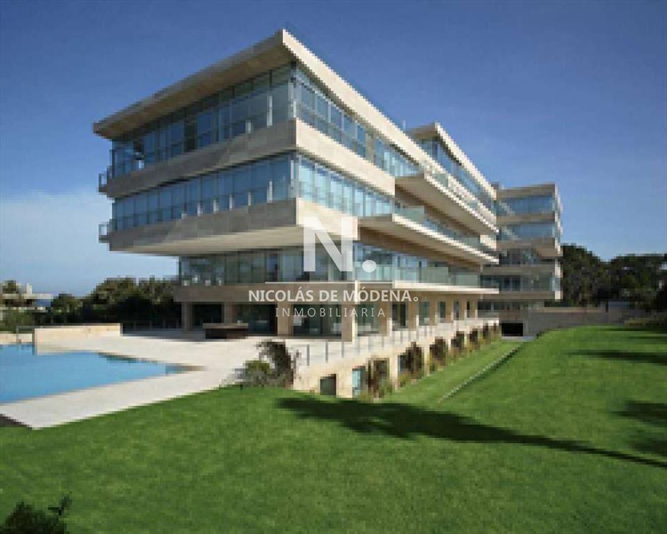 En venta apartamento de 3 dormitorios en Brava,