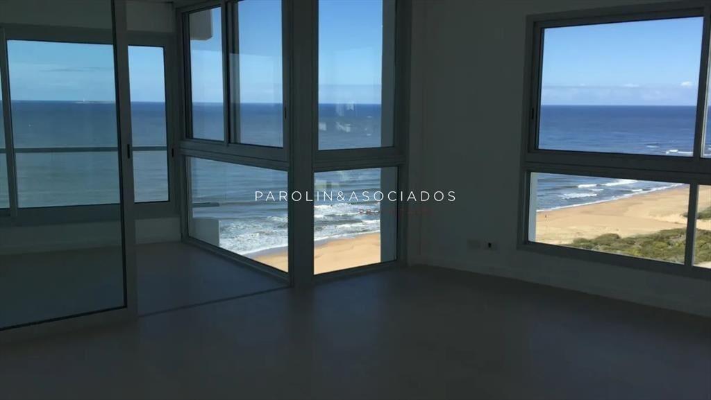 Apartamento en edificio Le Parc, Brava-Punta del