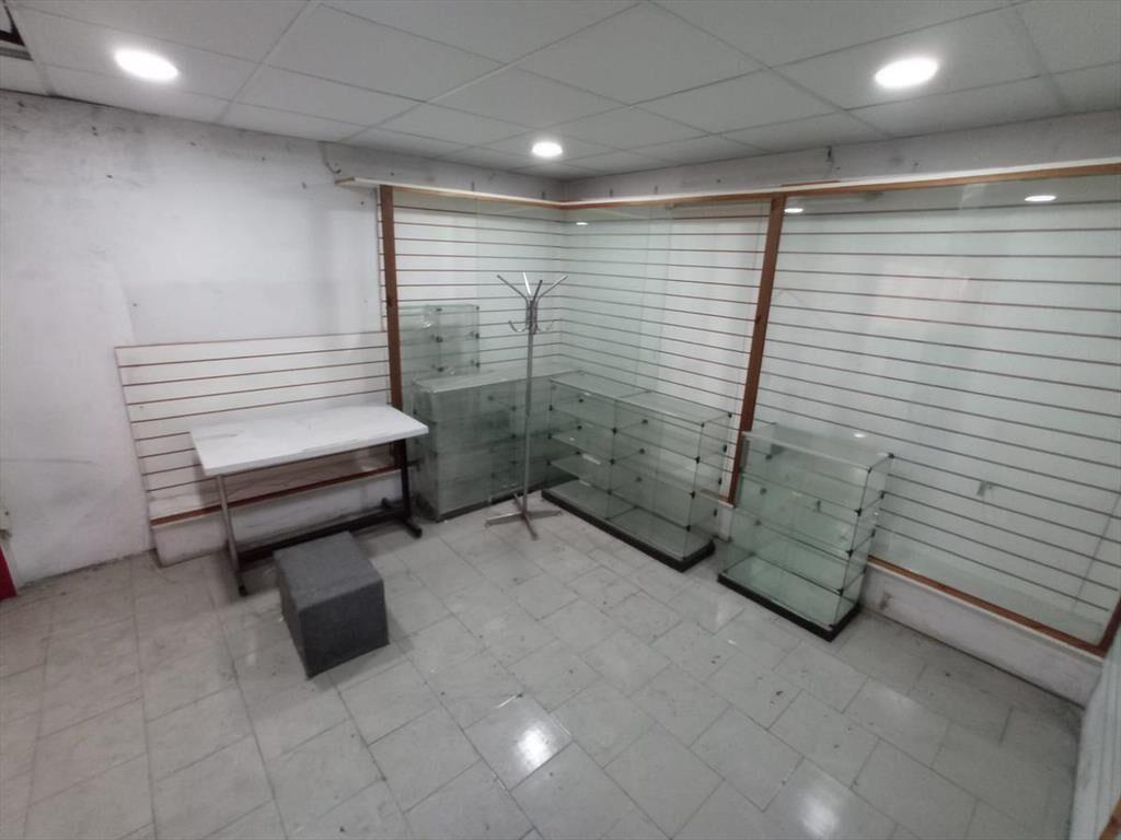 18 De Julio Y Cuareim, 3,5 mts de frente , 170 m2 !!