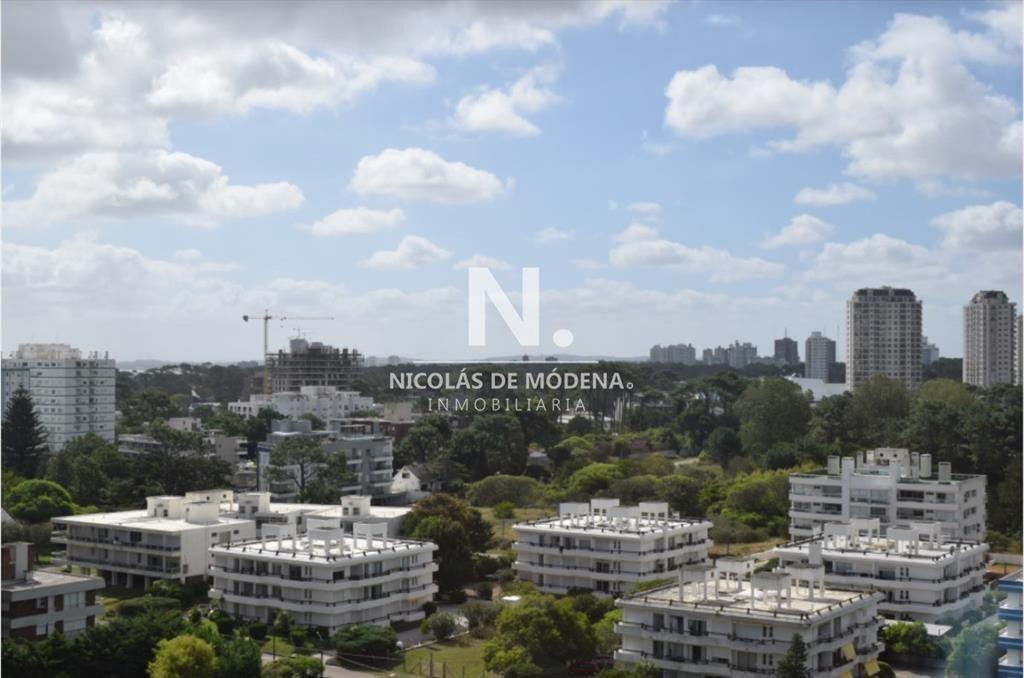 Vende apartamento con vista al mar. De 2 en con