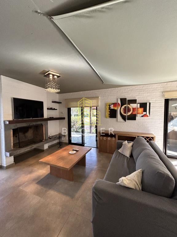 Venta de Duplex en Barrio Privado, Playa Mansa.