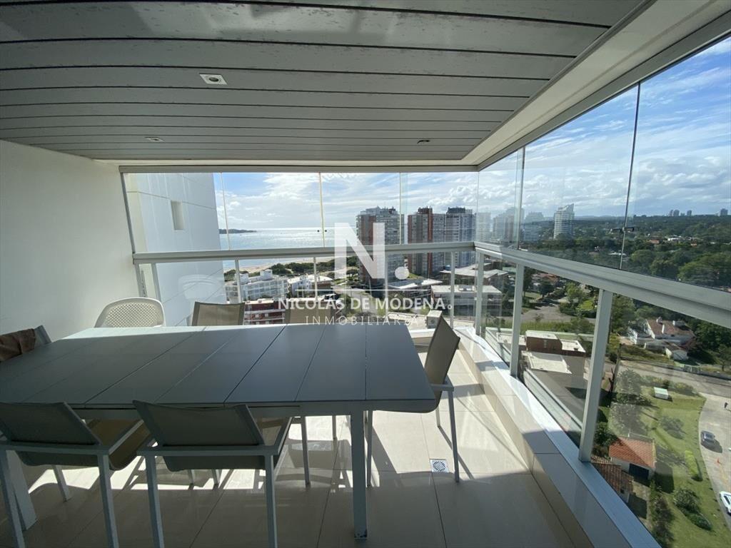 DEPARTAMENTO DE 2 DORMITORIOS EN MIAMI BOULEVARD, PUNTA DEL