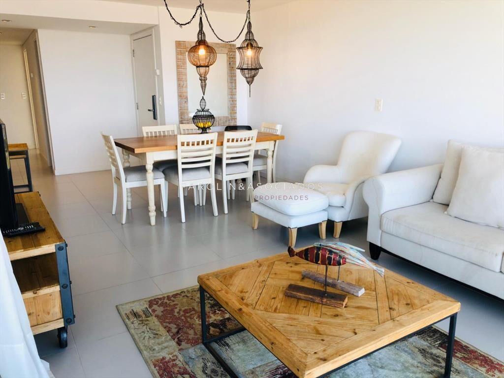 Apartamento en venta en primera línea, edificio