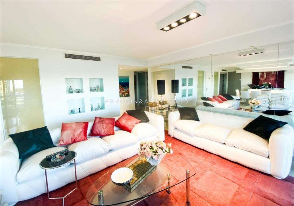 Apartamento en venta de 4 dormitorios mas de en