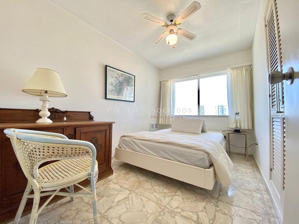 Apartamento en venta en Imarangatú, frente al
