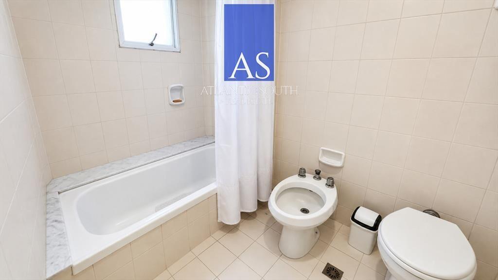 Apartamento esquinero frente al mar Punta del
