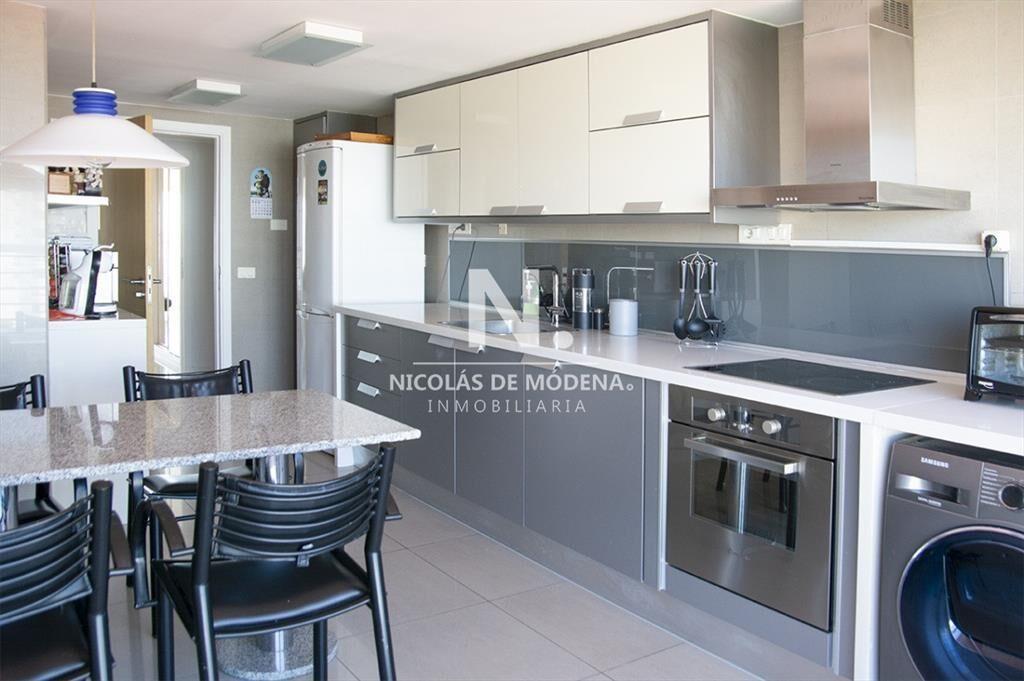 Hermoso departamento en venta. Alexander