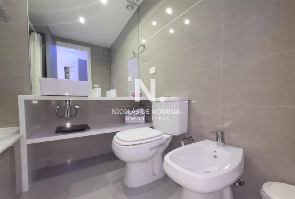 Apartamento en venta , aidy grill , punta del