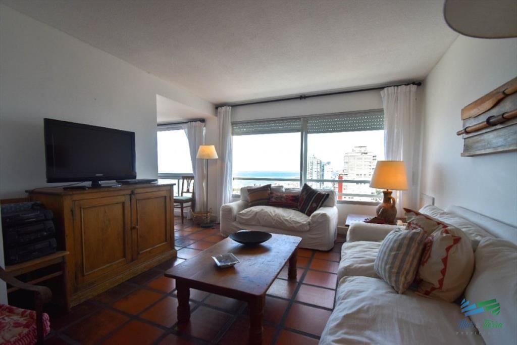 Apartamento de 3 dormitorios con vista al mar del