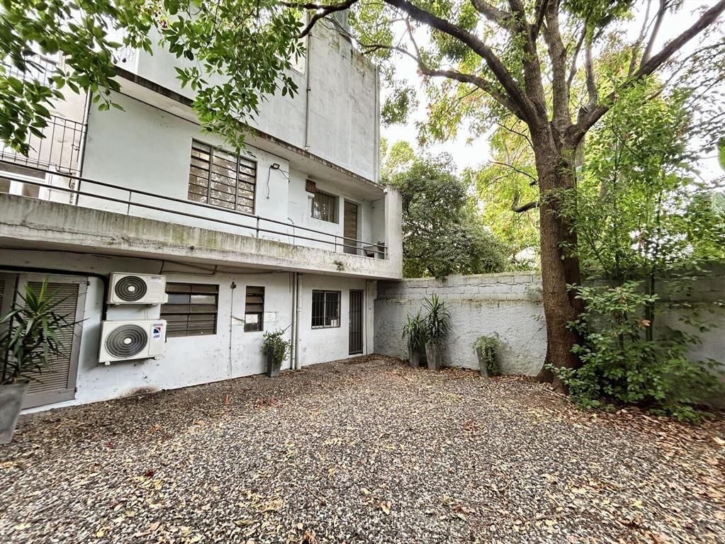 Venta casa 840metros limite entre pocitos y parque rodo