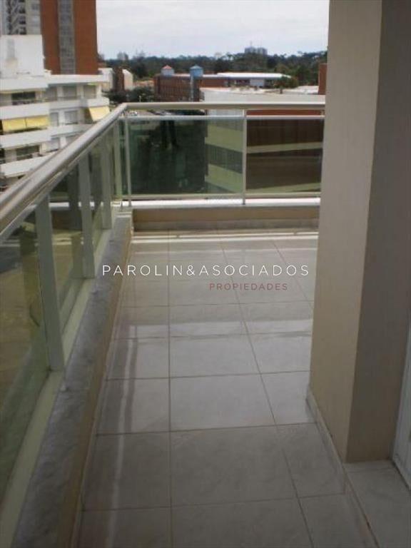 Apartamento de 3 dormitorios en Coral Tower, del