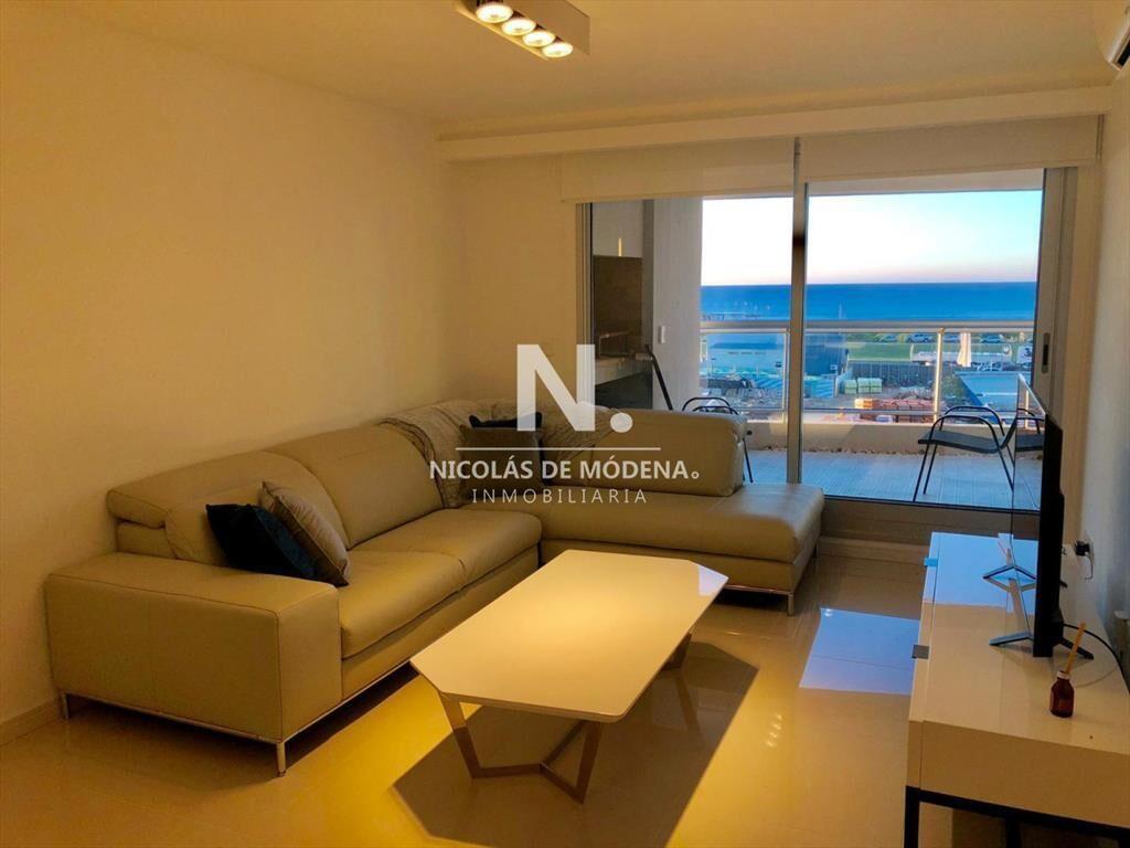 Apartamento de 3 dormitorios con parrillero en a
