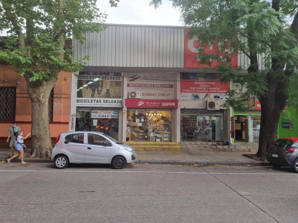 Local -Arenal Grande y Martín García, 4m de frente, 70mts2