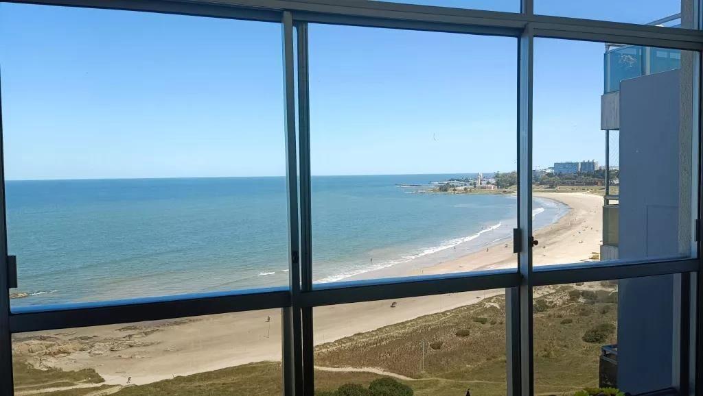 Venta apartamento de 2 dormitorios frente al mar en Malvin
