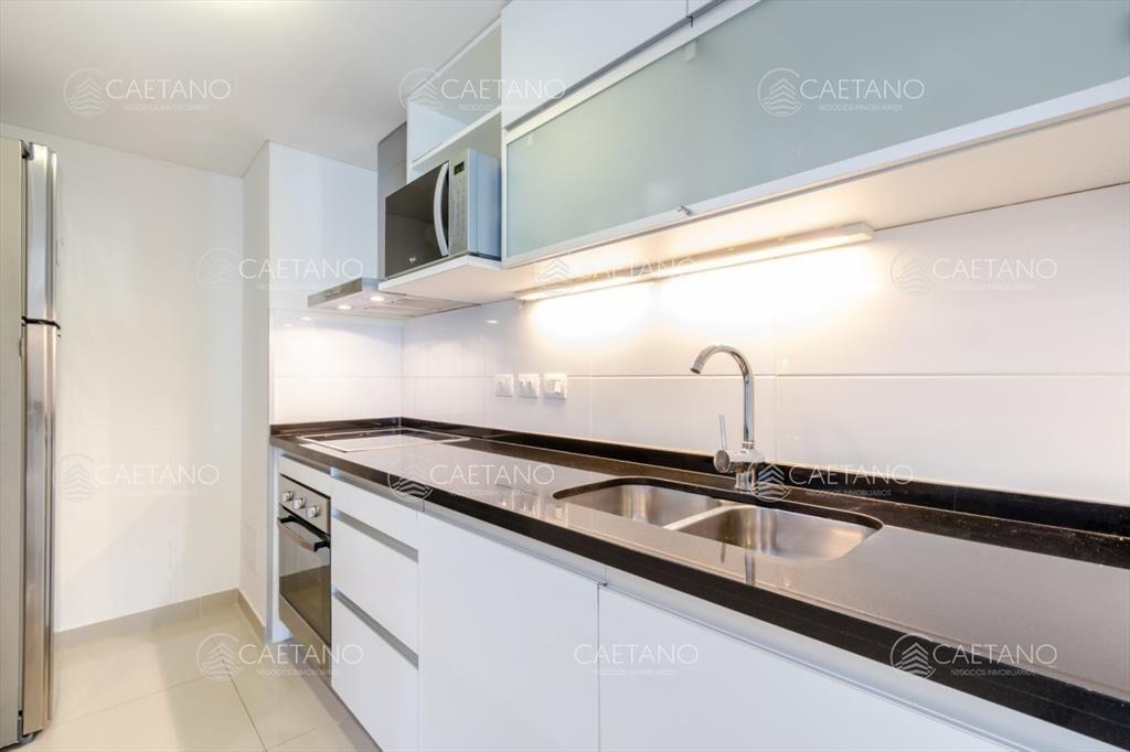 Apartamento de 2 Dormitorios en Playa Brava con Vista al Ma