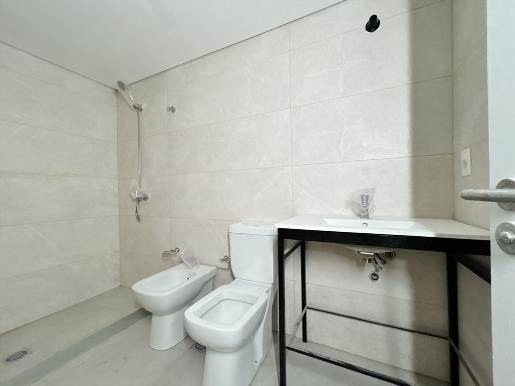 Alquiler apartamento 1 dormitorio con patio en Cordón a est
