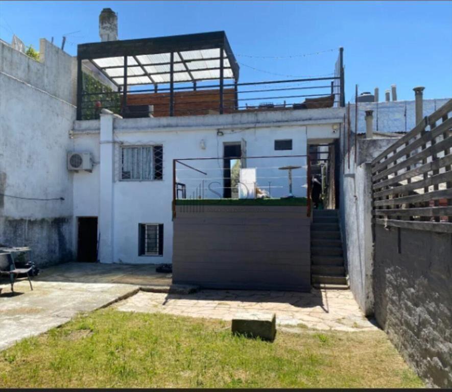 Venta casa 4 dormitorios, 3 baños c/garage