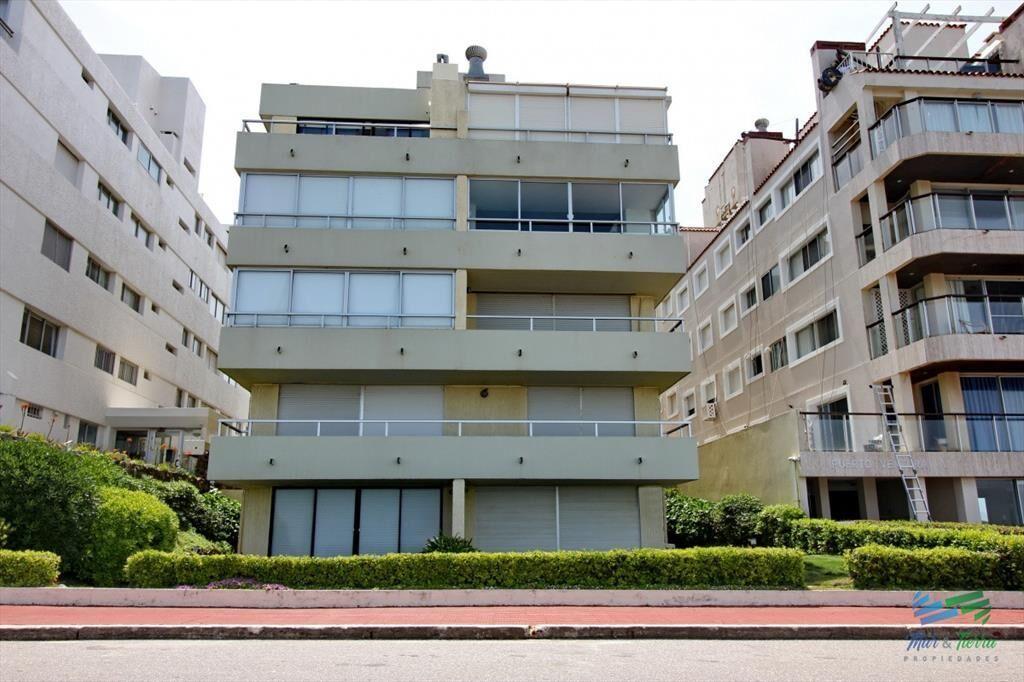 Excelente apartamento reciclado en venta de 3 al