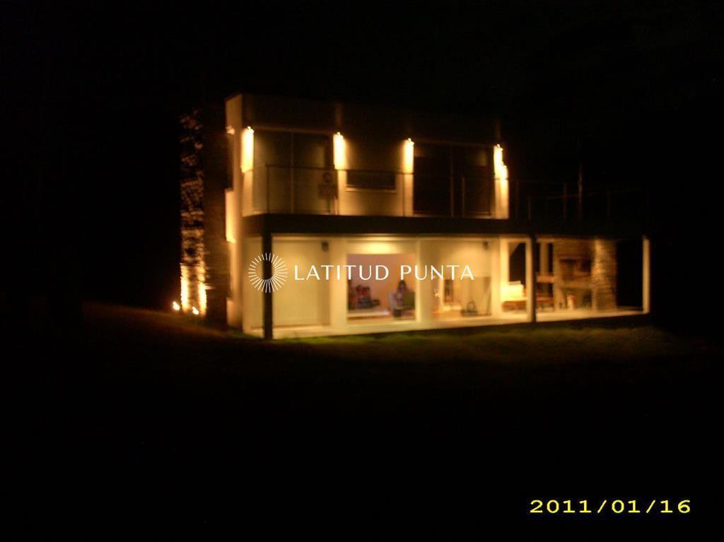 Casa en Balneario Buenos Aires, 3 dormitorios *