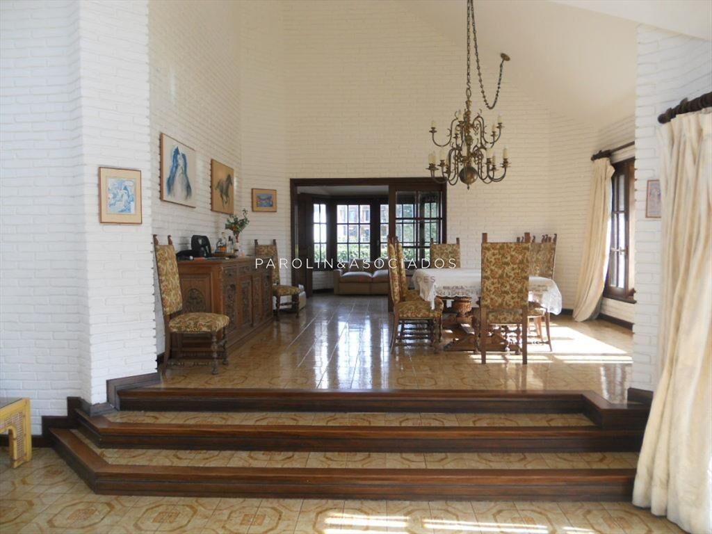 EN ZONA MANSA ESPECTACULAR CASA