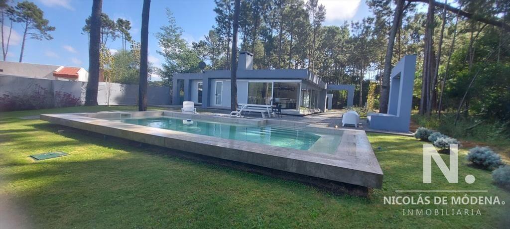 Venta casa en barrio Burnett, Maldonado. Playa mansa