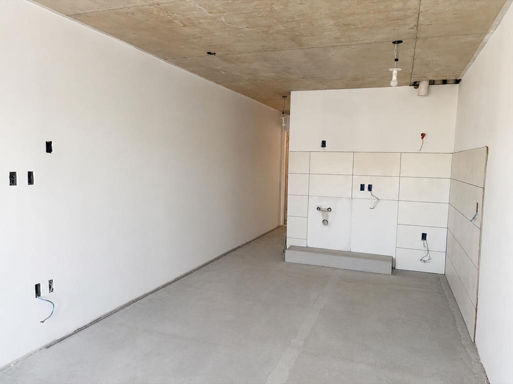 Venta Monoambiente con balcón y terraza set 26
