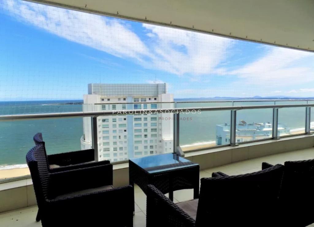 Apartamento en Seasons Tower 2 dormitorios, Punta