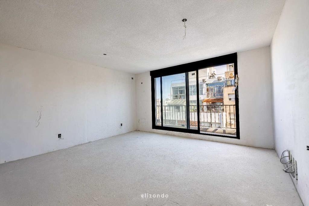 Venta Monoambiente con cochera Tres Cruces