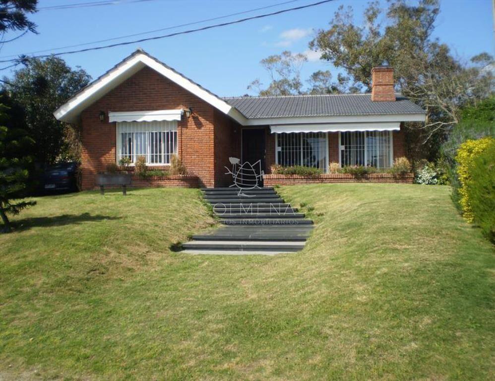 Casa en Mansa 4 dormitorios 3 baños parrillero