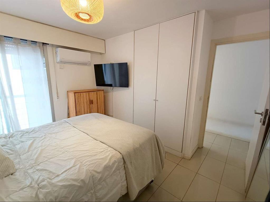 Venta con Renta. Apartamento Pocitos 2 Dormitorios 2 Baños