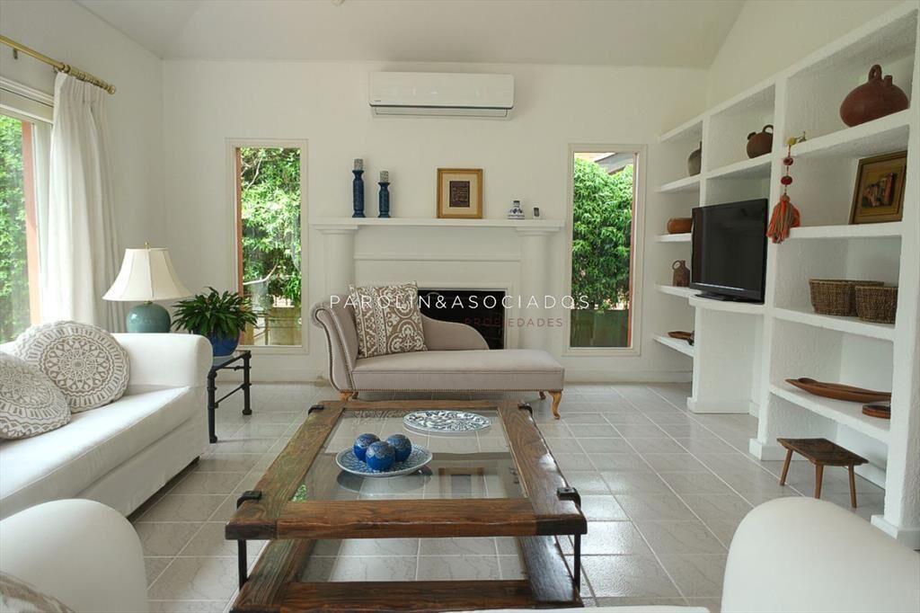 HERMOSA CASA DE 4 DORMITORIOS A LA VENTA.