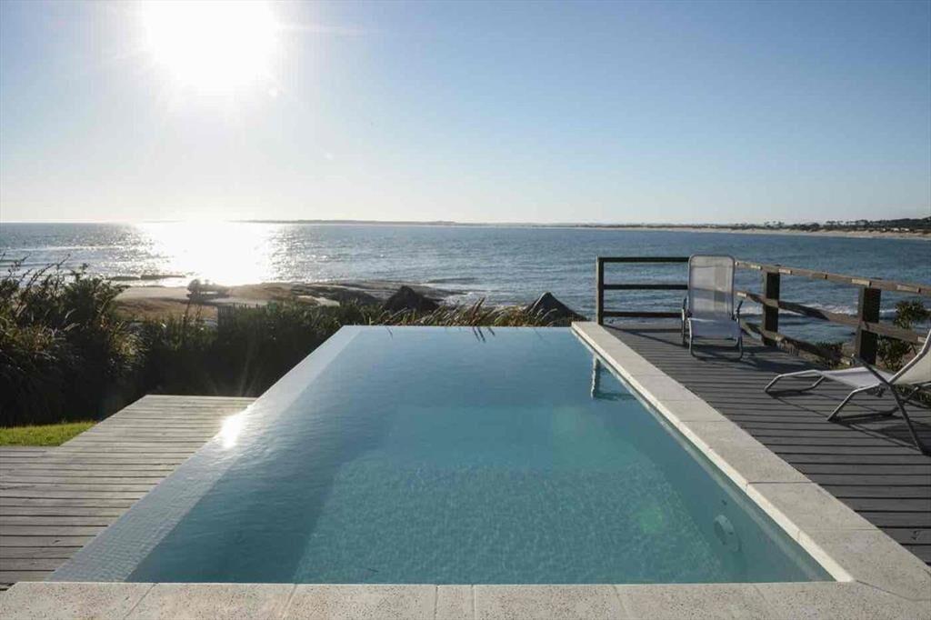 CASA EN ALQUILER FRENTE AL MAR EN JOSE IGNACIO