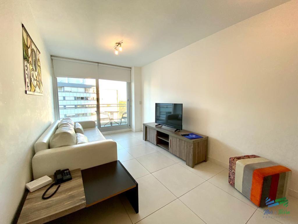 ALQUILER ANUAL, EDIFICIO CON SERVICIOS, 1 DORMITORIO, PUNTA