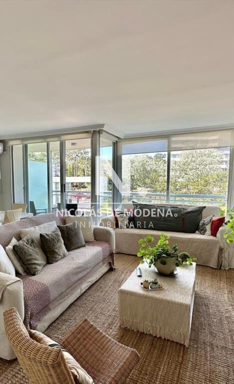 Se vende excelente apartamento con vista en Punta