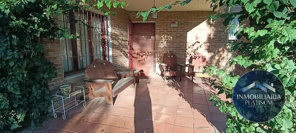 Casa en venta c/ cochera en El Pinar