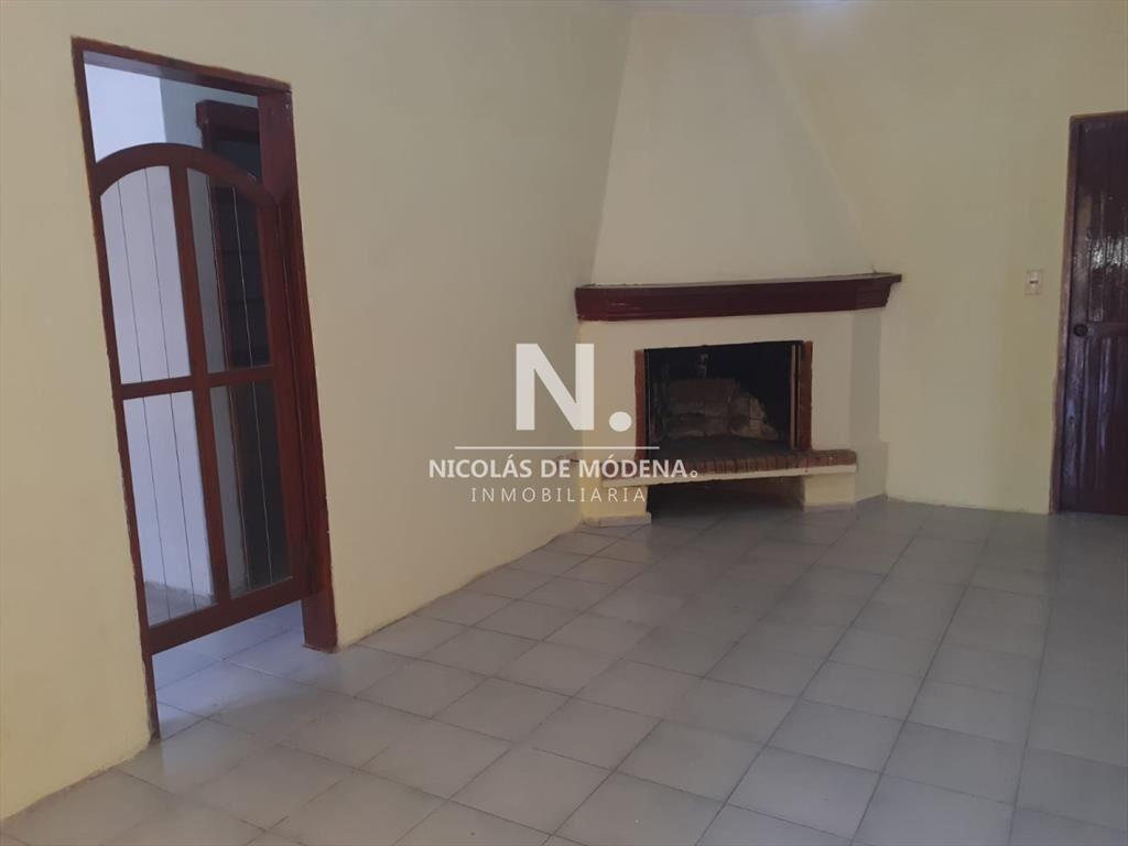 Casa en Maldonado: 4 Dormitorios, 3 Baños.