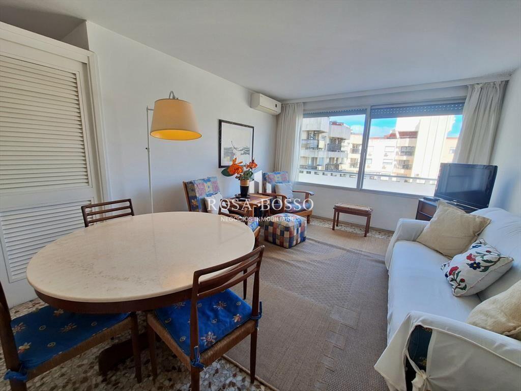 Apartamento en venta 1 dormitorio con garaje del