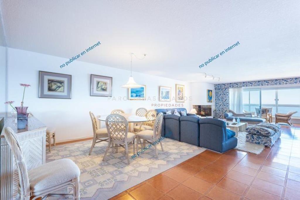 Apartamento en venta de 3 dormitorios en Punta