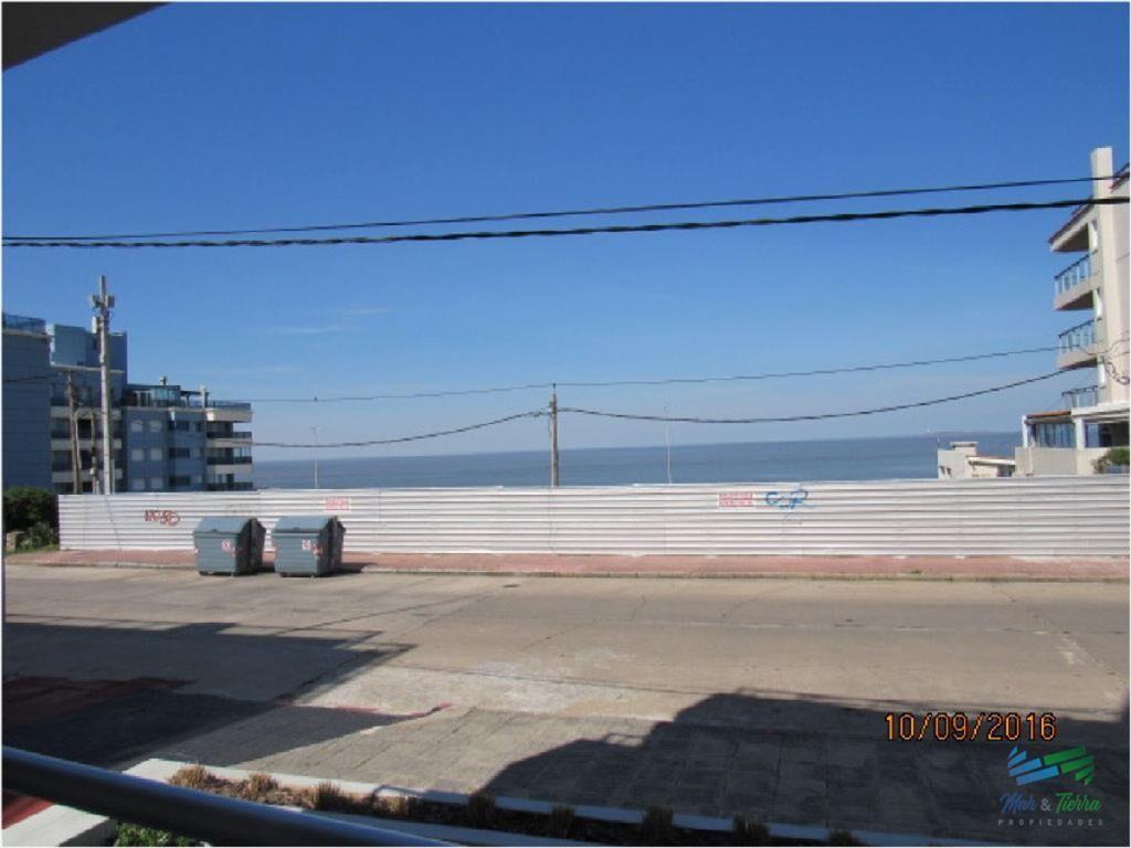 Apartamento de 2 dormitorios en venta con vista
