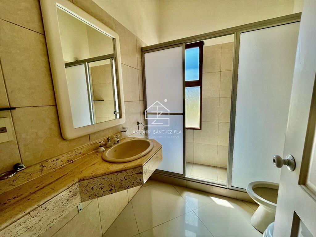 VENTA CASA 3 DORMITORIO PUNTA BALLENA-CLUB DEL