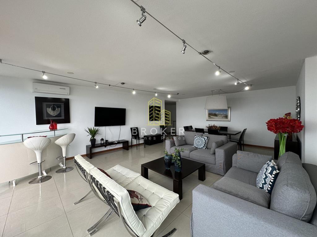 Venta y alquiller de espectacular penthouse con a