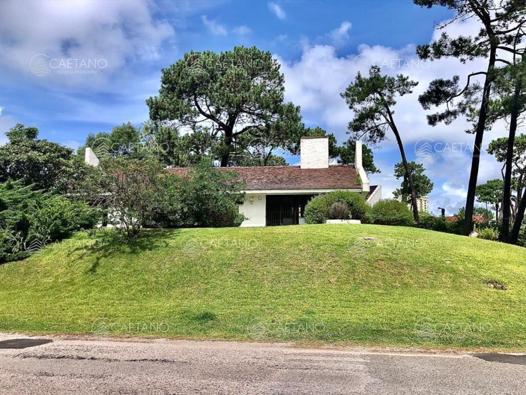 Casa en venta en Lugano, Punta del este, 3 y