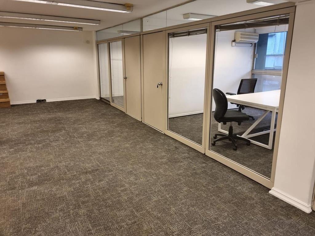 Oficina - Misiones y Cerrito, 357 m2 , planta entrepiso