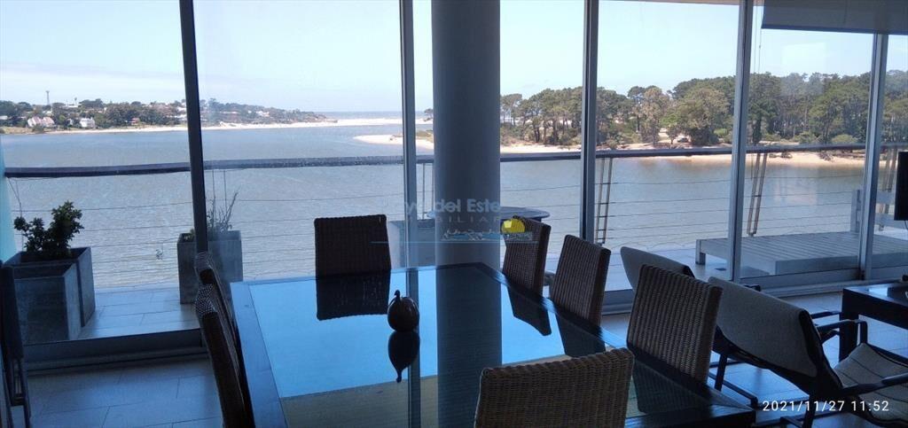 Apartamento en La Barra 3 dormitorios con balcón