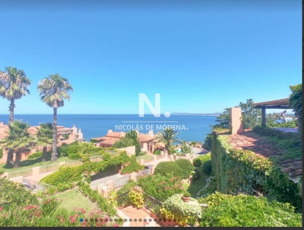 Hermoso departamento en venta, punta ballena.