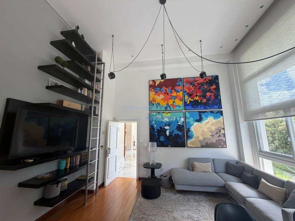 Apartamento de 3 dormitorios en venta en Punta ,
