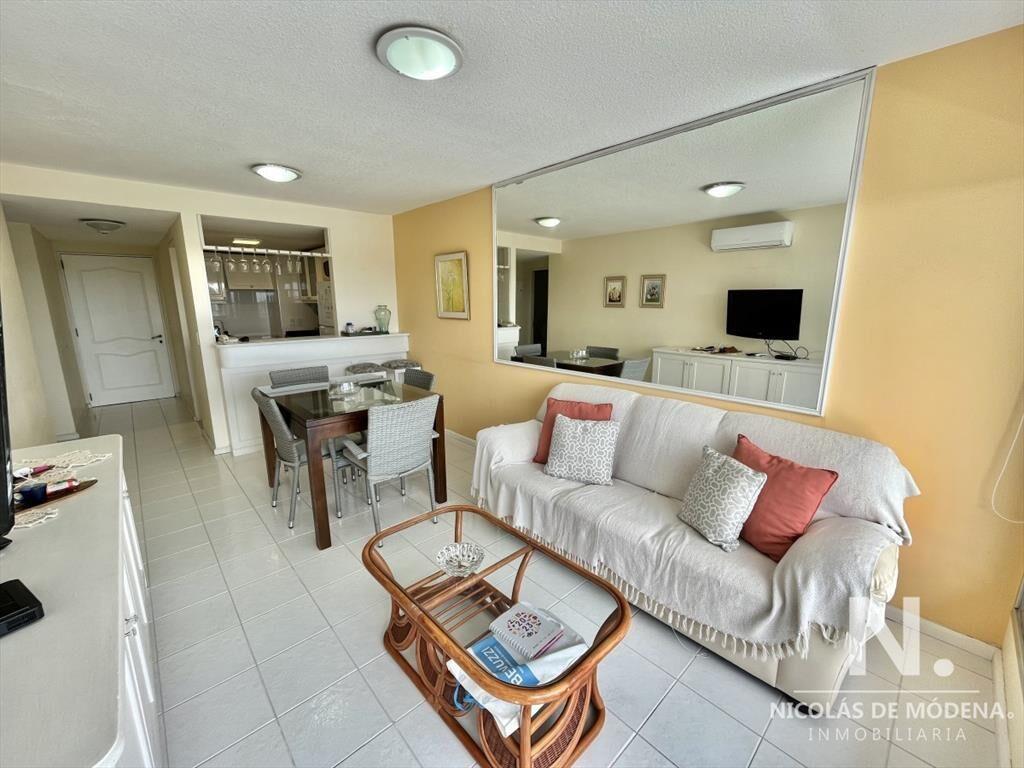 Departamento en playa mansa de 1 dormitorio en venta